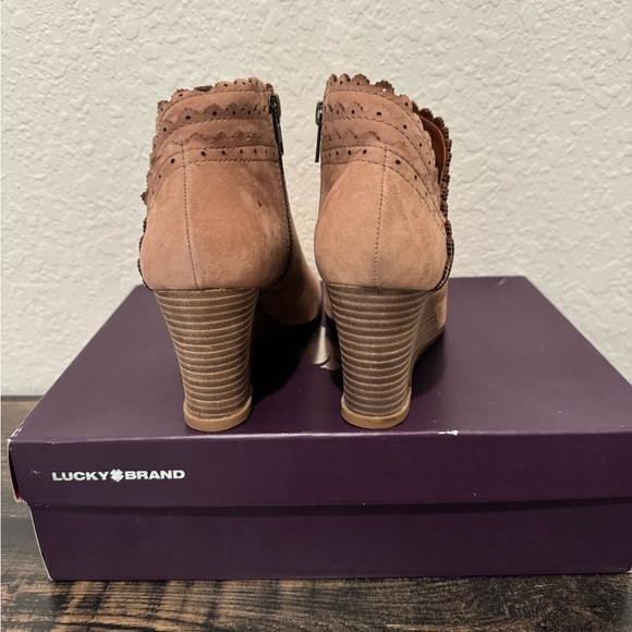 LUCKY BRAND IRIS PEEP TOE BOOTIE IN SAND NUBUCK LEATHER SIZE 8.5 - Picture 5 of 8